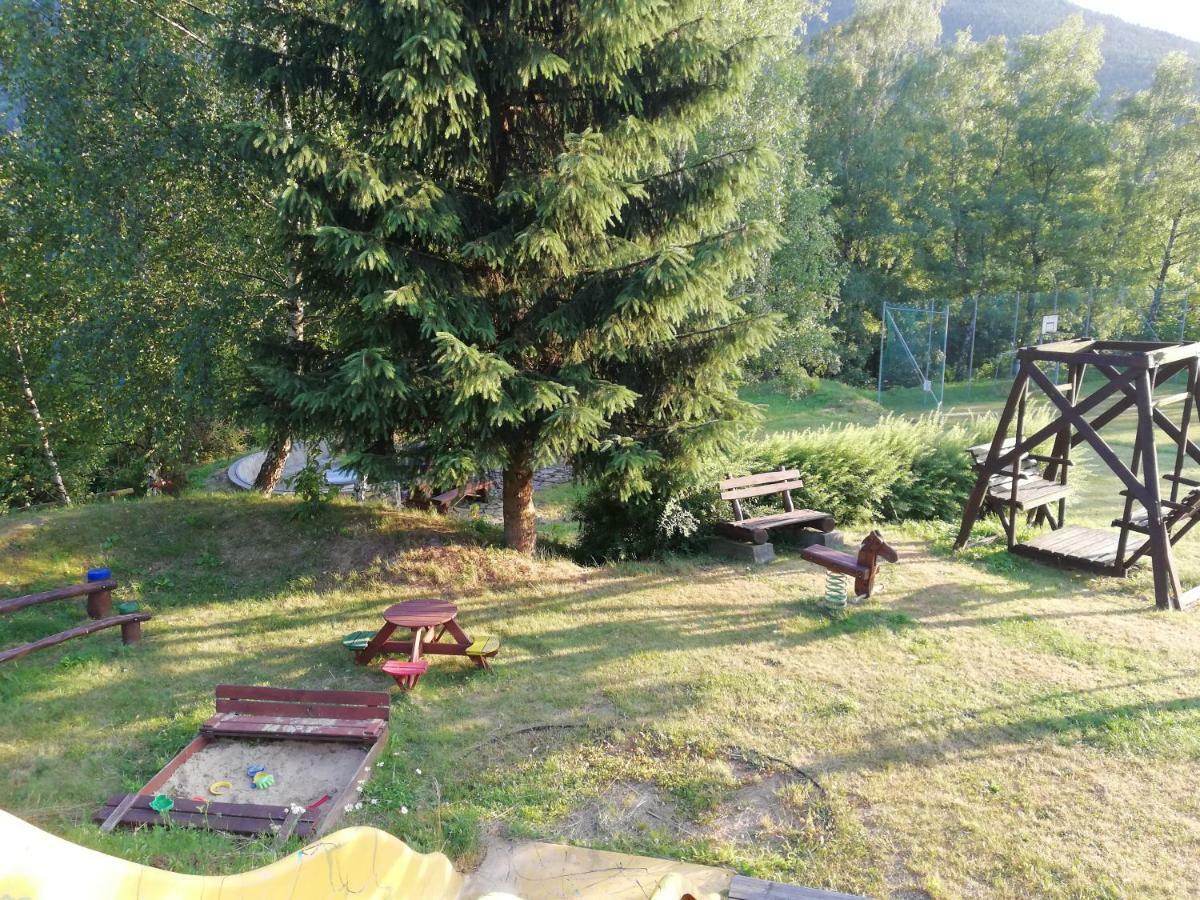 Hotel Zlaty Orel 오스트라비체 외부 사진