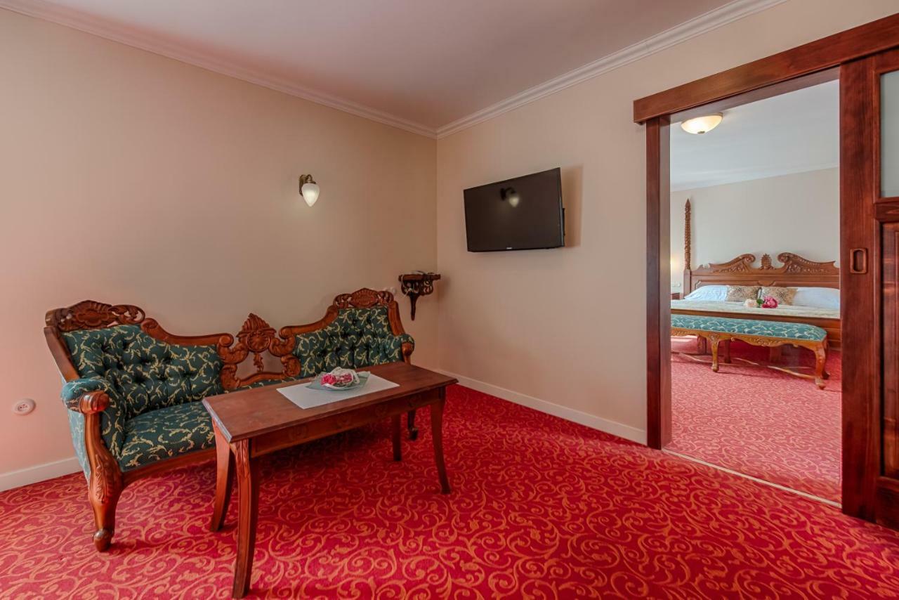 Hotel Zlaty Orel 오스트라비체 외부 사진