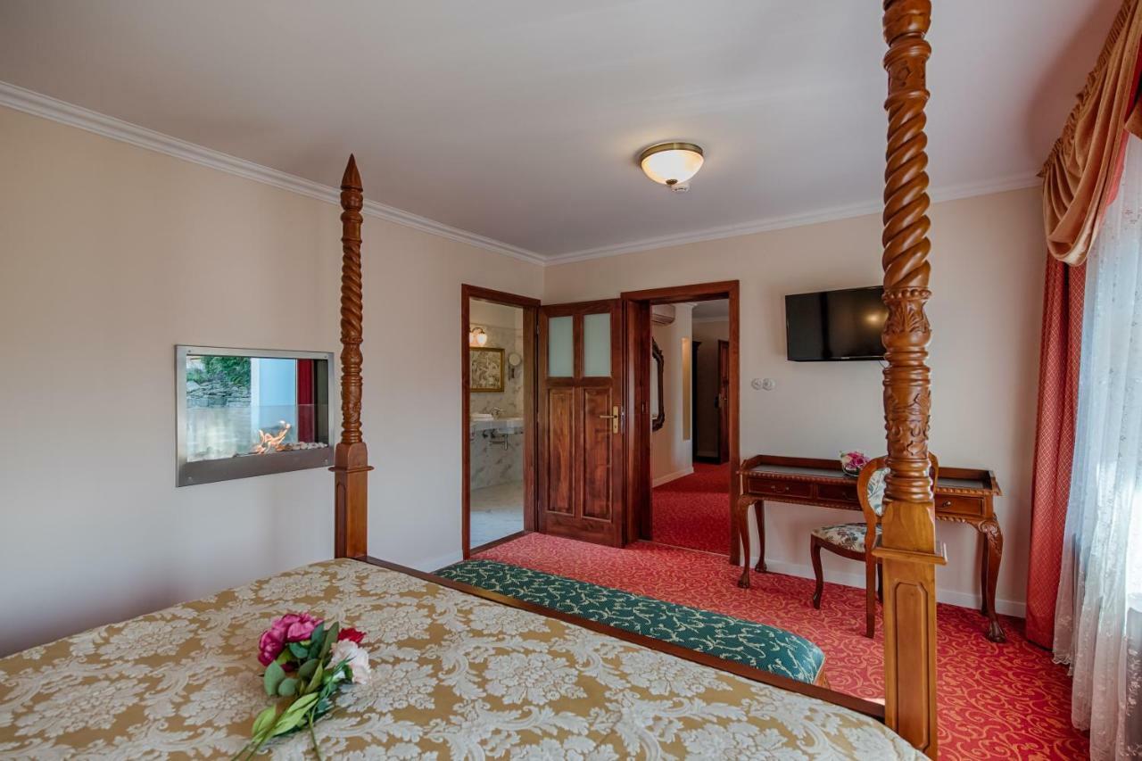 Hotel Zlaty Orel 오스트라비체 외부 사진