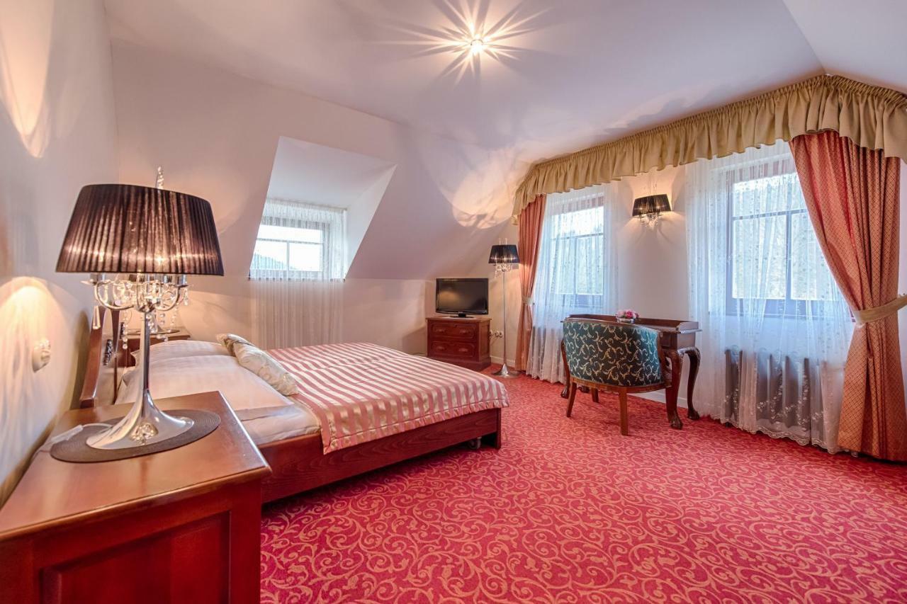 Hotel Zlaty Orel 오스트라비체 외부 사진