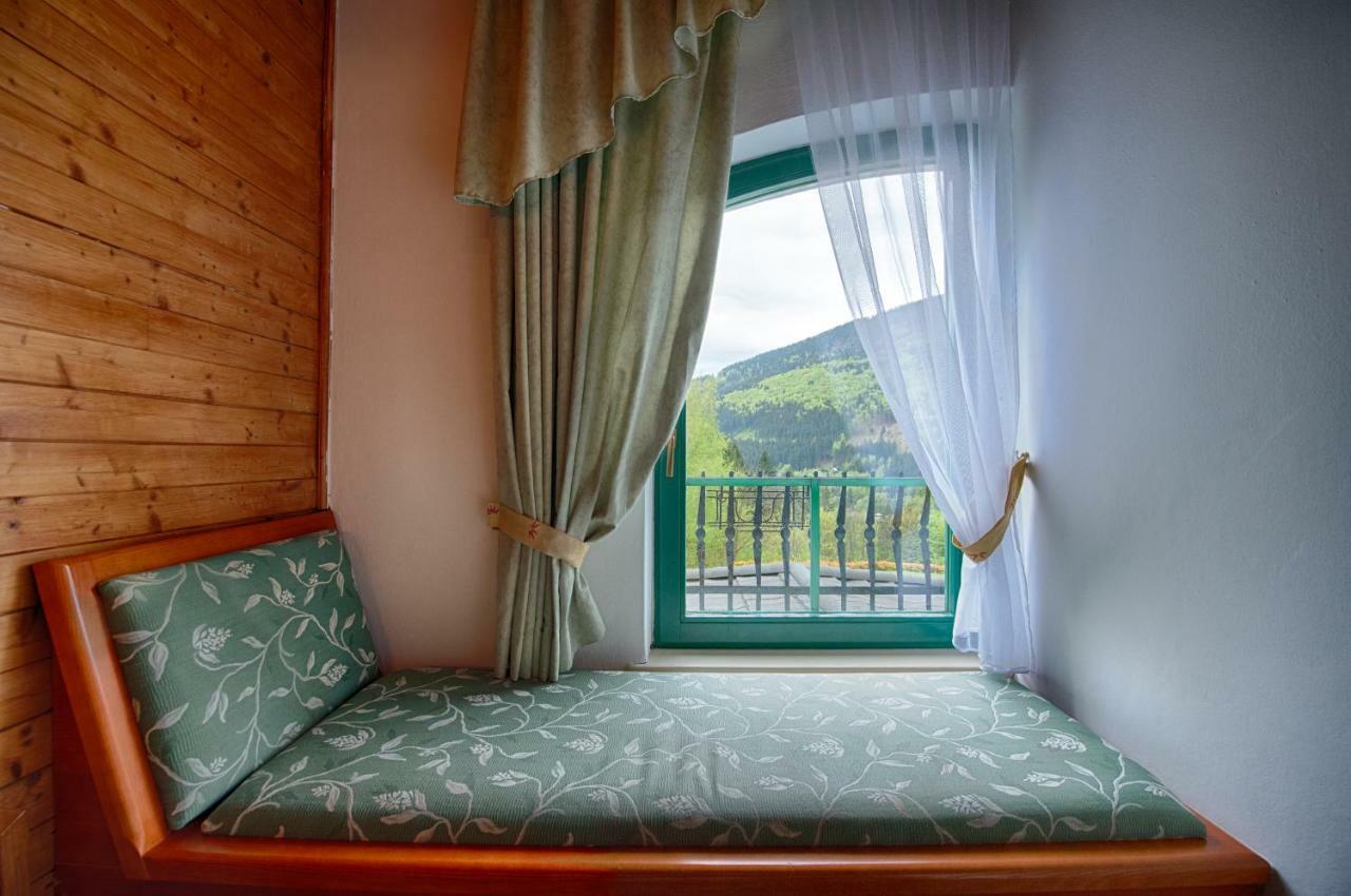 Hotel Zlaty Orel 오스트라비체 외부 사진