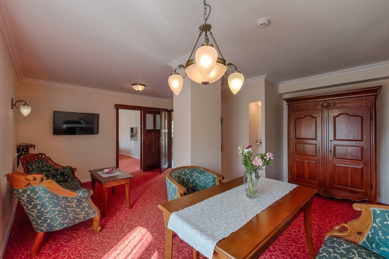 Hotel Zlaty Orel 오스트라비체 외부 사진