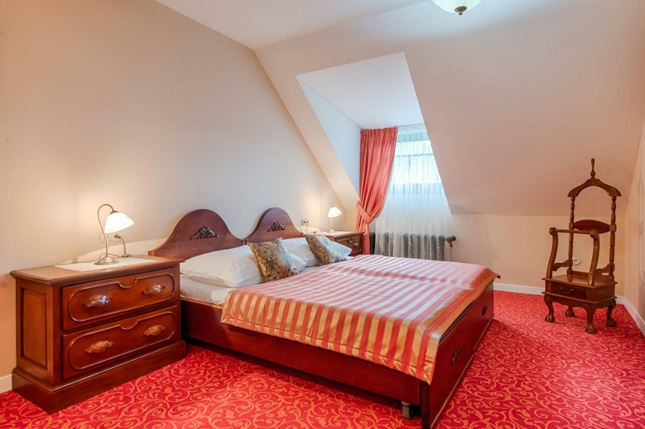 Hotel Zlaty Orel 오스트라비체 외부 사진
