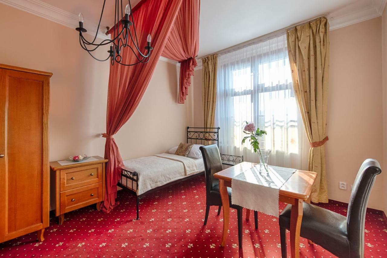 Hotel Zlaty Orel 오스트라비체 외부 사진