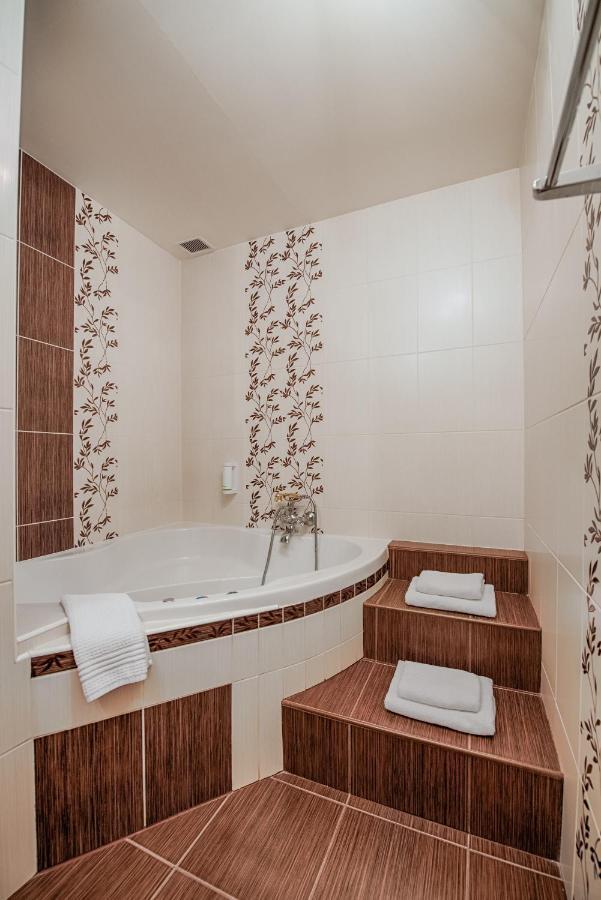 Hotel Zlaty Orel 오스트라비체 외부 사진