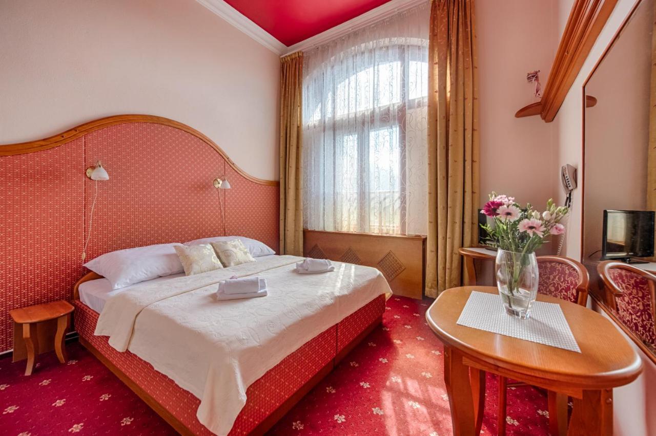 Hotel Zlaty Orel 오스트라비체 외부 사진